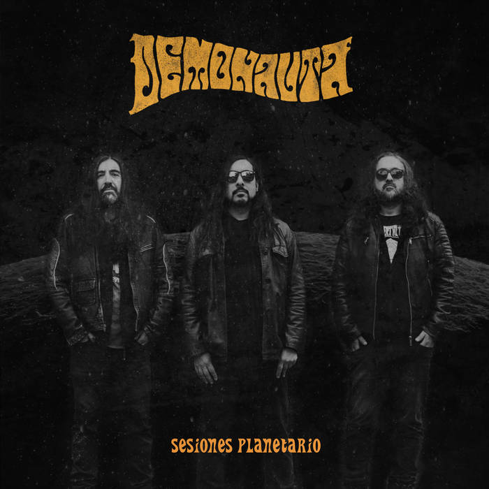 KMANRIFFSMetal's tweet photo. DETH DEKK DOMINIONS:๐ง๐๐ง
DEMONAUTA - Sesiones Planetario ๐จ๐ฑ๐
6th album from Santiago, Chilean Heavy Fuzz/Stoner Rock outfit๐
BCโก๏ธhttps://t.co/AhRK4mGjAv๐
#Demonauta #Sesiones #HeavyFuzz #StonerRock #DDDAug7 #DethDekk #KMรคN https://t.co/HHymdgvyqf