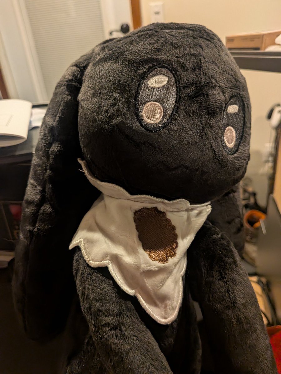Finally got around to taking pics of the Harine Plush! Looking good, we're gonna push these to full production now!

#MMOARTPG