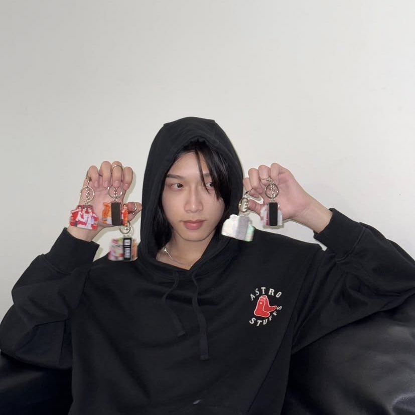 ใส่ Hoodie จนกว่าจะแลนด์ 😆

#NEXnattakit 
#711THxBUS