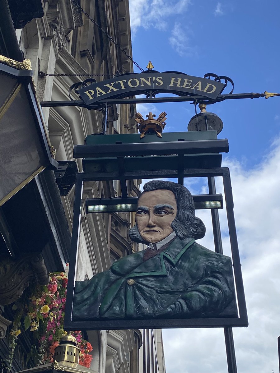 A bonus sign for #pubsignthursday this is the Paxton’s Head in Knightsbridge