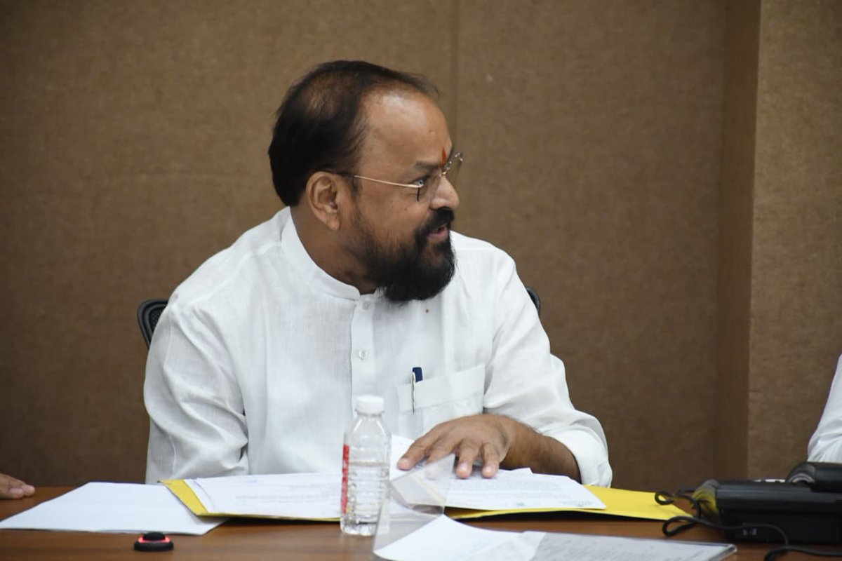 TukaramKate's tweet image. चेंबूरमध्ये हाशूजी अडवाणी यांचा भव्य पुतळा उभारण्याच्या निर्णयासाठी महत्वपूर्ण बैठक मा. आशिष शेलार यांच्या अध्यक्षतेखाली संपन्न!

#tukaramkate #HashuAdvani #ChemburDevelopment #PublicLeadership #StatueInChembur #InspiringLegacy #SocialService #AshishShelar #BMC #MMRDA