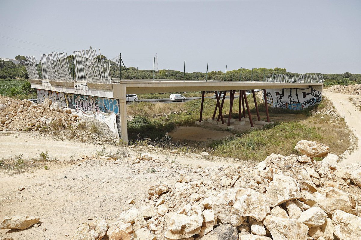 Tot es nostre suport as conseller <a href="/JoanPonsTorres1/">Joan Pons Torres</a>. S'esquerra, amb sa hipocresia que li caracteritza, després de 8 anys amb es pont de Rafal Rubí a mig fer i ses obres abandonades, ara vol donar lliçons i instrumentalitzar sa Menorca Talaiòtica, un patrimoni de tots. Prou!!