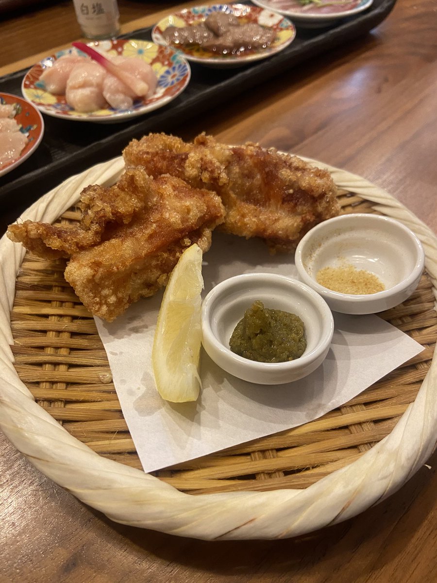 kanpaikiyanon's tweet photo. 【川崎／十割そば天ぷら 相馬庵】　
大人の隠れ家そば居酒屋🍻
十割そばは香り豊かで喉越し！🙆‍♀️
天ぷらはサクサクで素材の旨味が際立つ🥺鳥刺し5点盛りは新鮮でジューシーすぎるの😭✨
蟹クリームコロッケと唐揚げも絶品✨
〆に本格そばが味わえる贅沢店🥢

💰6000円前後

#川崎グルメ #蕎麦居酒屋 https://t.co/pnu6zmJUGA