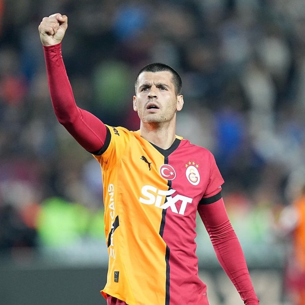 Álvaro Morata'nın Galatasaray'dan Como'ya transferi için bugün teklif yükseltildi. Galatasaray, 6 milyon Euro'luk talebinde ısrarcı. 

Ancak önceki 4 milyon Euro'luk teklif reddedildikten sonra yeni ve daha iyi bir teklif sunuldu. Görüşmeler devam ediyor. (Fabrizio Romano)