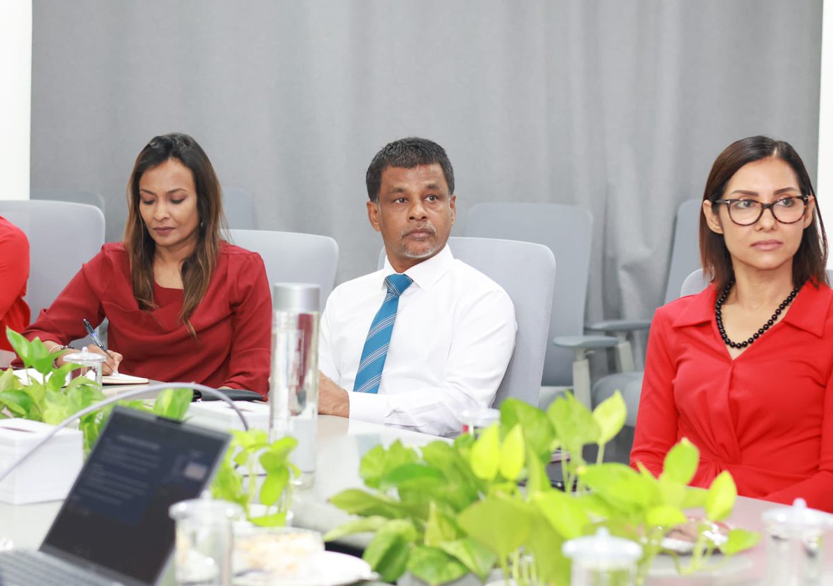 MoHmv's tweet image. Minister of Health @ANazim2019 met with @WHOMaldives and @ADB_HQ to discuss resource mobilisation efforts toward achieving #UniversalHealthCoverage. Strengthening collaboration for resilient, inclusive health systems remains a national priority. 

#UHC #PHC