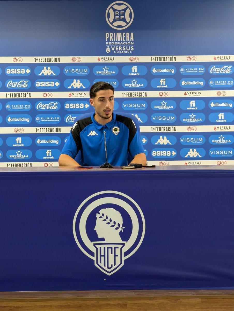 Miguel A. Sánchez (@miguelansb) on Twitter photo Este año lo tienen claro.
Ben Hamed: "Si estoy en el <a href="/cfhercules/">Hércules CF 💙🤍💯</a> es para pelear por el ascenso".
Unai Ropero: "Viendo la plantilla, no nos vale otra cosa que no sea ir a por el ascenso". Este año lo tienen claro.
Ben Hamed: "Si estoy en el <a href="/cfhercules/">Hércules CF 💙🤍💯</a> es para pelear por el ascenso".
Unai Ropero: "Viendo la plantilla, no nos vale otra cosa que no sea ir a por el ascenso".