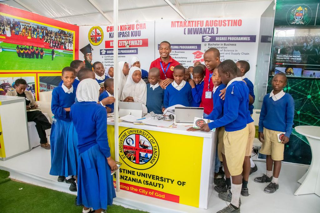 StAugustineoftz's tweet image. #SAUTMwanza MAONESHO YA NANENANE:

@StAugustineoftz inaiendelea kuwakaribisha kutembelea mabanda yetu katika maonesho ya #nanenane yanayoendelea katika mikoa ya #dodoma #simiyu #mwanza #arusha na #mbeya 

#TulijengeJijilaMungu