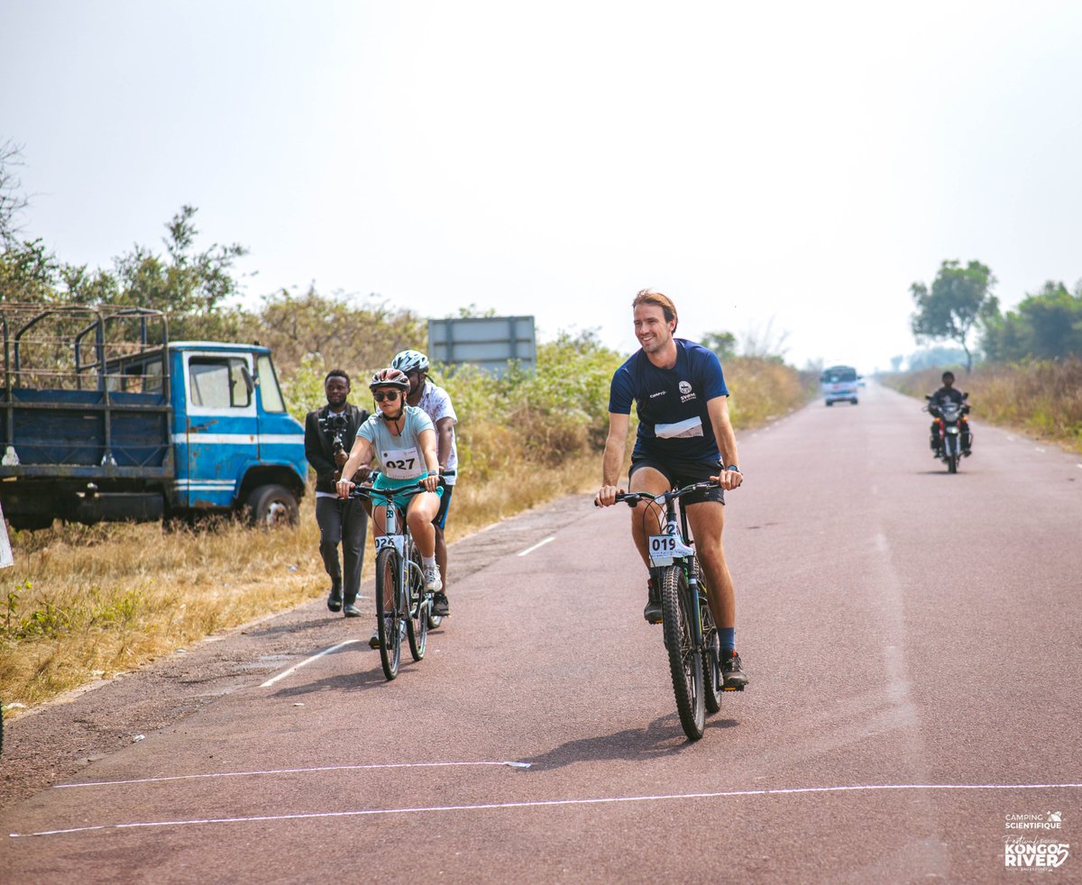 L’Escapade Verte à Vélo, une communion entre souffle humain et souffle végétal, entre mobilité douce et beauté brute.

Rires, chants d’oiseaux, bruissements de feuilles : plus qu’un événement sportif, c’était un manifeste vivant pour l’écologie.

#FKR5 #KongoRiverFestival