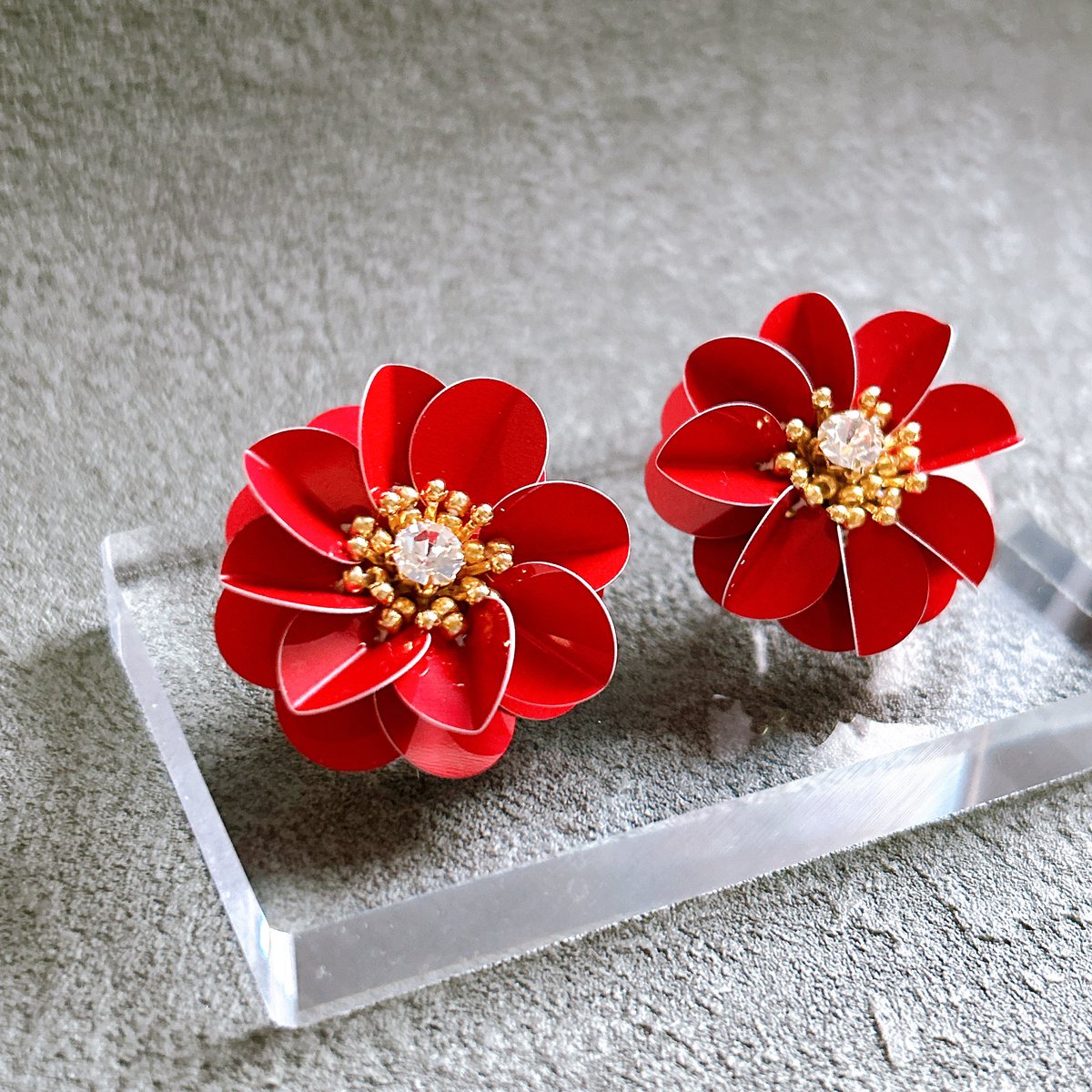 赤い！
デカい！！
ピアス！！！！
#ハンドメイドアクセサリー