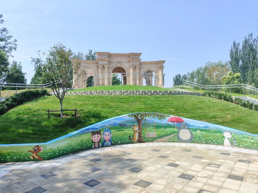 DailyBeijing's tweet image. A new "all-age-friendly" park has been added! Beijing Fengtai District's Feicuishan Park provides a great #leisure spot for residents. #beijing #park #beijingtravel #environment
