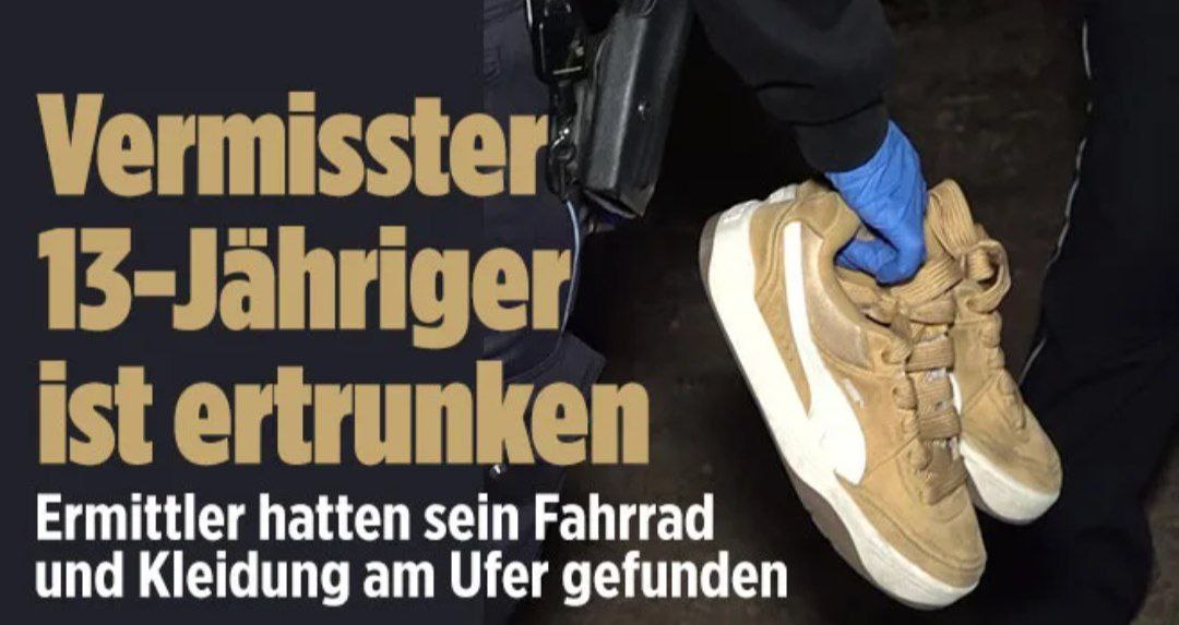 Der vermisste Junge (13) aus Hamburg ist ertrunken!

Mit Booten, Drohnen und Sonargeräten machten sich die Helfer aus ganz Hamburg auf die Suche nach dem Kind. Um 11.40 Uhr entdeckten Taucher dann die Leiche des 13-Jährigen im Wasser.