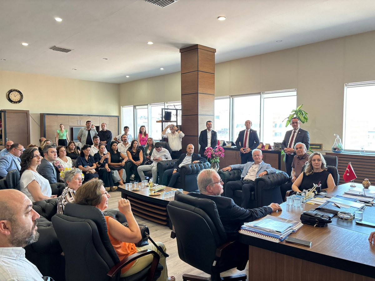 Milletvekili heyetimiz İl - ilçe örgütümüzle birlikte Keşan Belediye Başkanlığımızı ziyaret ettik. Belediye Başkanımız Mehmet Özcan’a nazik misafirperverliği için teşekkür ederiz.