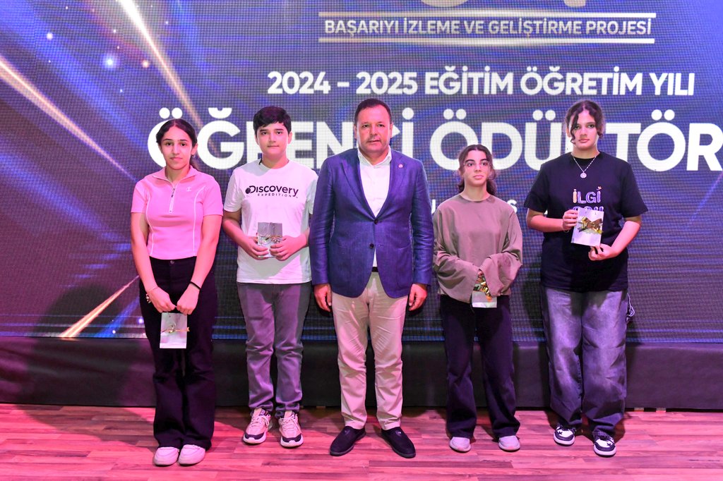 BAŞKAN MEHMET YETİM BİGEP ÖDÜL TÖRENİ’NE KATILDI
<a href="/mdoganyetim/">Mehmet Doğan Yetim</a> <a href="/mehmetyetim63/">Mehmet Yetim</a> 
<a href="/bigepurfa/">BAŞARIYI İZLEME VE GELİŞTİRME PROJESİ</a> <a href="/CihanOktay/">Cihan Oktay</a>
#ENHYPEN #Sanliurfa #Urfa
mavifirat.com/baskan-mehmet-…