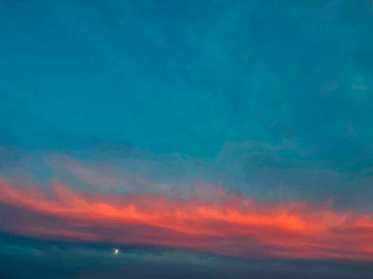 収録の次の日はやっぱり海だよね〜🤤
いっぱい泳いで、息子が大好きなシーグラスをたくさん拾いました💎🫧海水が水色でとても綺麗なこの海岸は、長者ヶ崎の海水浴場🏖️🩵
みなさんも海で遊ぶ時は無理をせず気をつけて遊んでくださいね🙋‍♀️

今日はあまり焼けていませんように😎
麗でしたー🏊🔆