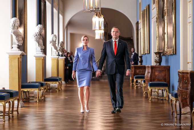 The newly-inaugurated Polish Presidential Couple makes their debut at Warsaw’s Royal Castle, a symbolic start to a new chapter in Poland’s leadership. 🇵🇱✨
#WashingtonEye