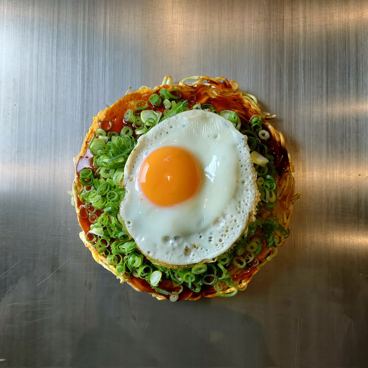 申し訳ないんですが 
当店のお好み焼きのきれいさは 
バズっていいと思ってる。