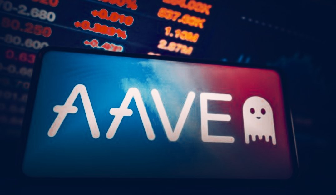 AltcoinRay98768's tweet image. #Aave has been the target of a massive #phishing attack just a day after hitting a record $60B in net deposits.

According to #Peckshield, attacker has been using Google Ads to post fake links that appear to be related to the Aave platform, redirecting users to phishing websites.