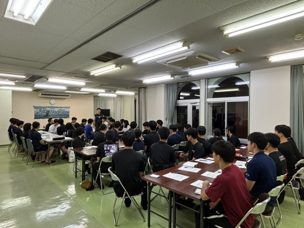 本日より富山県小矢部市民体育館にて合宿が始まりました。

部員一同、関西大会、全日本大会に向けて精進して参ります！