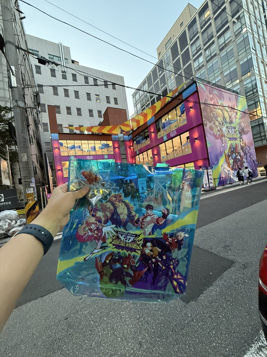 Visited the TFT KO Coliseum Pop Up! Fun mini games but I low rolled and got 8th 😭