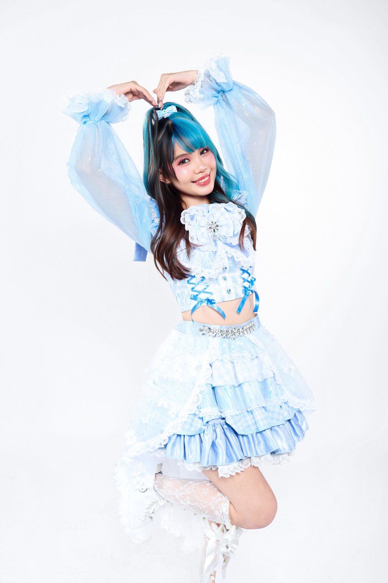 LEMON_SJE's tweet photo. 🌟 Halo Semuanya Kami Dari 檸檬(LEMON)! 🌟
Yang belum kenal, kenalan dong dengan Member Sky Blue 檸檬(LEMON) ❤️
✨Namanya Jacklin !✨
Dukung dan ikuti terus perkembangan Jacklin ( @Lemon_Jacklin ) bersama 檸檬(LEMON) ya!
#LEMON #Idol #Indonesia #Japan #HappyGoLucky #Jacklin https://t.co/kYQVO4trh8