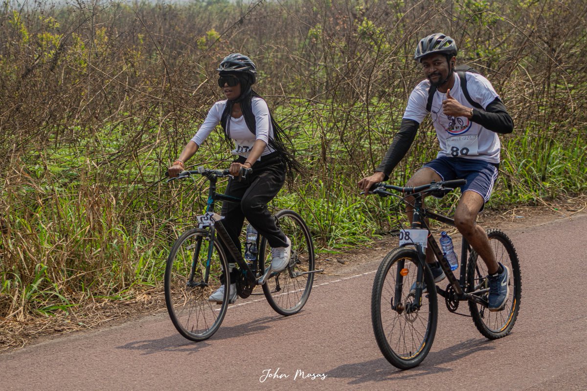 🌿 Escapade Verte à Vélo – FKR5 🚴🏾‍♂️

De Dumi à Bombo-Lumene, on a pédalé au rythme de la nature.

Rires, chants d’oiseaux, feuilles qui dansent : un hommage vivant à l’écologie.

Merci à vous d’avoir roulé, rêvé, partagé. 💚

#FKR5 #KongoRiverFestival #EscapadeVerte