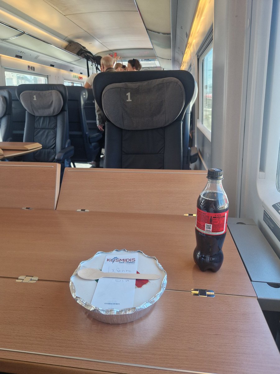 VikingonRails's tweet image. Time for breakfast from the best italian restaurant in #Frankfurtmain aboard ICE 27 🥰🤗

#worldonrails #vikingonrails #interrail #createyourownstory #bahn #treinleven @DB_Bahn @Interrail