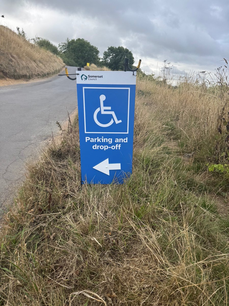 CarlyPressLtd's tweet image. Thank you to @SomersetCouncil for sharing these images of our signage in place at Ham Hill Country Park. It’s always a pleasure to see our work installed and ready to support upcoming events this summer ☀️

#somersetcouncil #printanddesign #eventsignage