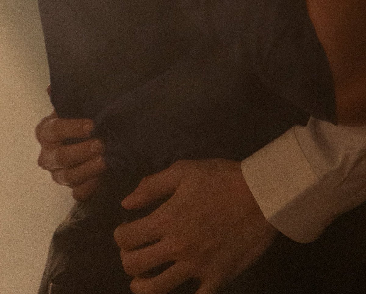 คืองี้ เขินตำแหน่งมือมากกกก คนนึงจับท้ายทอย คนนึงรวบเอว ไอเหี้ย เกย์จังโว้ยๆๆๆๆๆๆๆ 🫠🫠🫠

DAOUOFFROAD THE NEW ERA 
#TheWickedGameTeaser