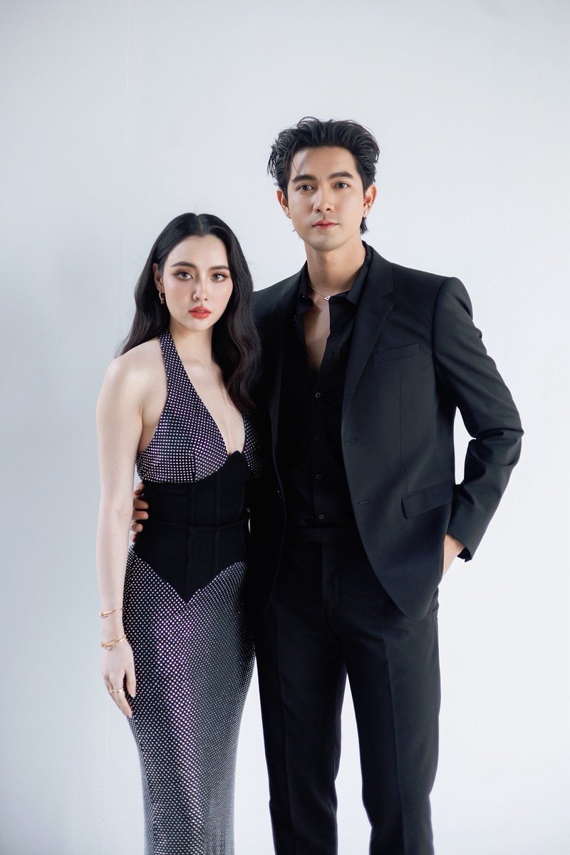 ปรากฏการณ์ oneสนั่นจอ MID YEAR LINEUP (Emsphere) , Sphere hall (7ส.ค.2568)

MID YEAR LINEUP X KEM

#เข้มที่oneสนั่นจอ
#เข้มหัสวีร์
#มุกดานรินทร์รักษ์
#ทวิญร่างฉันวิญญาณเธอ 
#Decalcomania