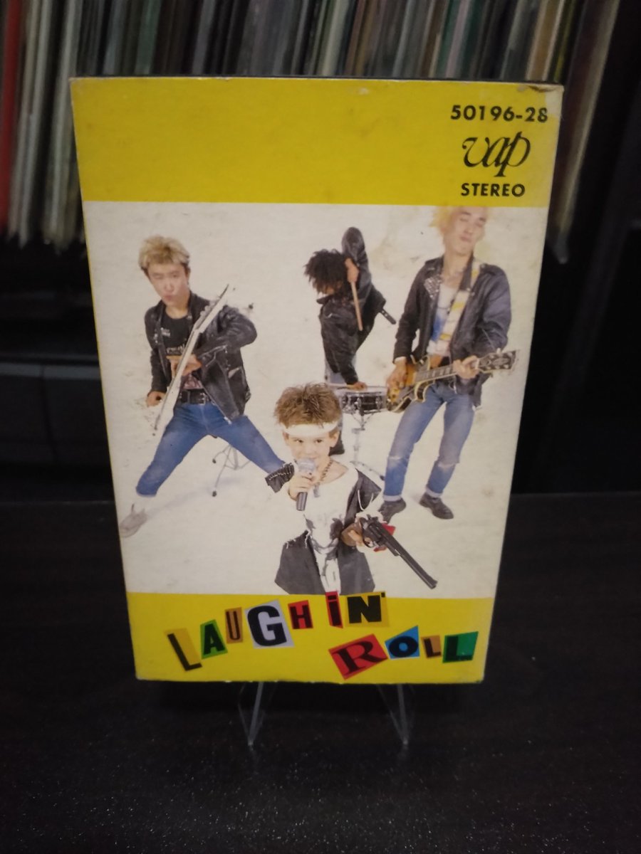 IndieCollectorN's tweet photo. #jpunk #ラフィンノーズ ラフィンロールのカセットテープです。もちろんLPレコードも持っていますがサイズ感が違うだけでやっぱり欲しくなっちゃいます。😁LPとカセットの歌詞カードは、サイズが違うだけなのかを確認したいのですが、LPは実家でした。(´;ω;`) https://t.co/xZbK96KQkQ