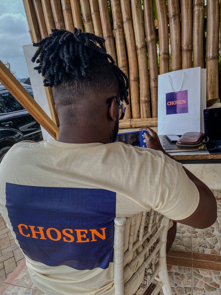 Ce qu’on porte dit qui on est.
#chosen 💜 la marque des premiers 

Yema !