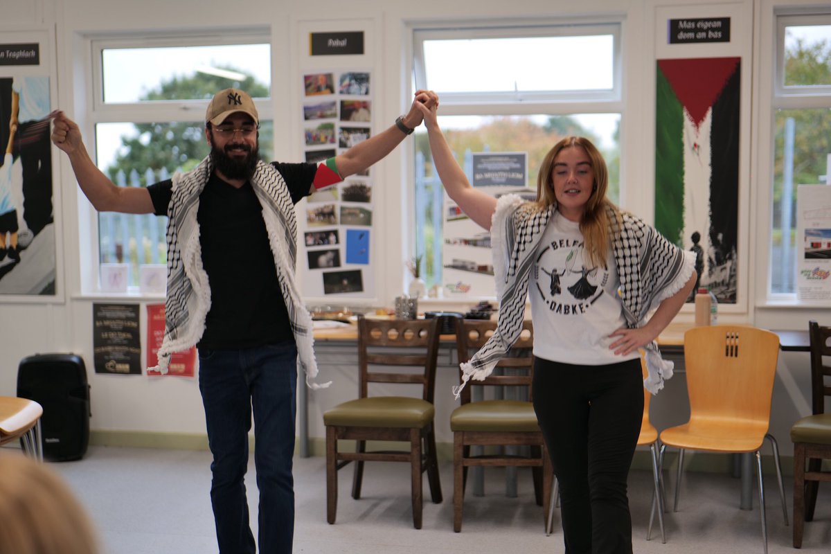 Glór na Móna tweet media