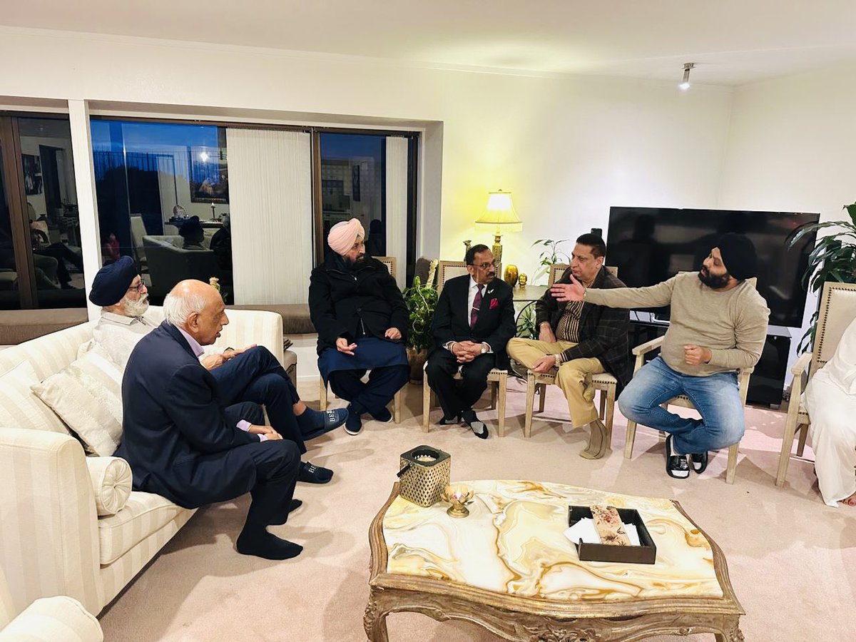 Partap Singh Bajwa (@partap_sbajwa) on Twitter photo Grateful to former MP Kanwaljit Singh Bakshi for graciously hosting me and <a href="/VikramjitMLA/">Vikramjit Singh Chaudhary</a> over high tea at his residence. It was a pleasure to be in the warm company of Bhav Dhillon, Ranjay Sikka, Roshan Nauhria, and Jagjeet Singh. A wonderful evening of camaraderie and meaningful Grateful to former MP Kanwaljit Singh Bakshi for graciously hosting me and <a href="/VikramjitMLA/">Vikramjit Singh Chaudhary</a> over high tea at his residence. It was a pleasure to be in the warm company of Bhav Dhillon, Ranjay Sikka, Roshan Nauhria, and Jagjeet Singh. A wonderful evening of camaraderie and meaningful