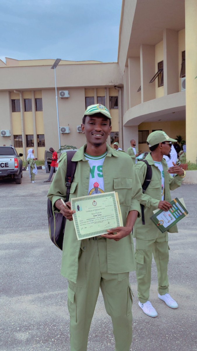 Tambuwal_101's tweet photo. It has been an honor to serve Nigeria 🇳🇬 under @officialnyscng ✅

Proud of my SDGs efforts &amp; my impact on Public Health especially TB &amp; HIV control📌… This Radiographer🥼has delivered thousands of live saving care to patients at my PPA among others.

#NYSC #ALHAMDULILLAH 🥳 https://t.co/tL9wvbr9jD