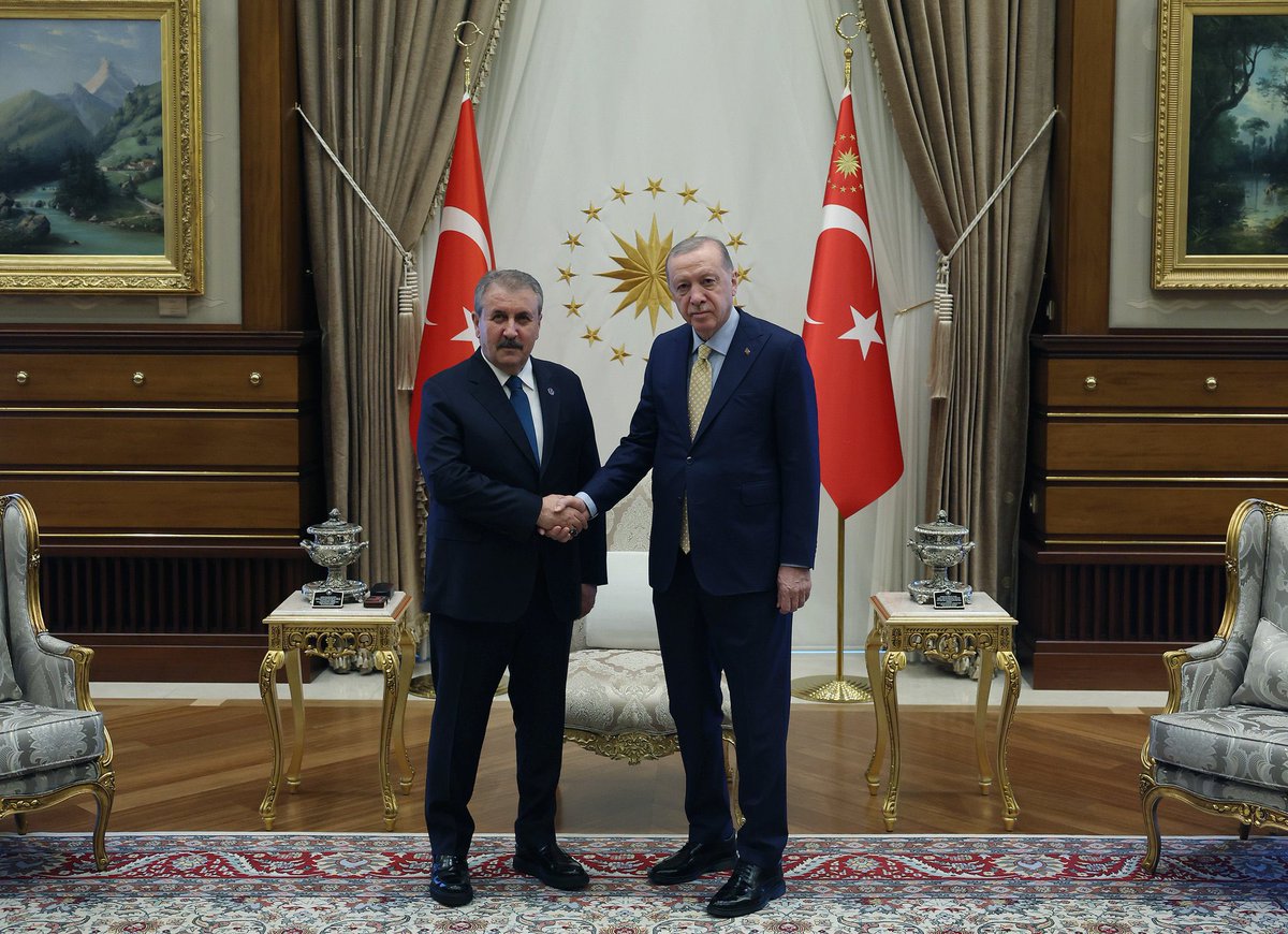 🇹🇷 Mavi Vatan (@patrie_bleue) on Twitter photo 🇹🇷 Başkan Recep Tayyip Erdoğan, Büyük Birlik Partisi (BBP) Genel Başkanı Mustafa Destici'yi kabul etti.
📍Cumhurbaşkanlığı Külliyesi <a href="/RTErdogan/">Recep Tayyip Erdoğan</a> & <a href="/Mustafa_Destici/">Mustafa Destici</a> 🇹🇷 Başkan Recep Tayyip Erdoğan, Büyük Birlik Partisi (BBP) Genel Başkanı Mustafa Destici'yi kabul etti.
📍Cumhurbaşkanlığı Külliyesi <a href="/RTErdogan/">Recep Tayyip Erdoğan</a> & <a href="/Mustafa_Destici/">Mustafa Destici</a>