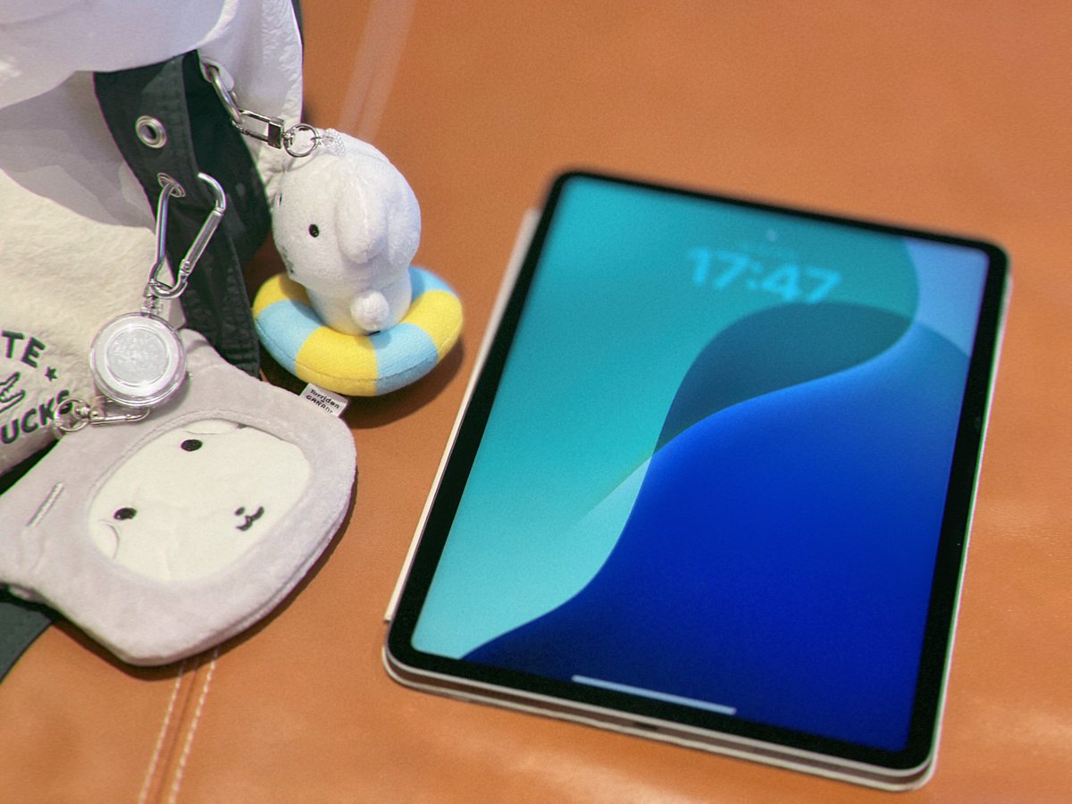 헌패드 보내고 뉴패드 받아왔다 너는 영원히 게임전용이야.........