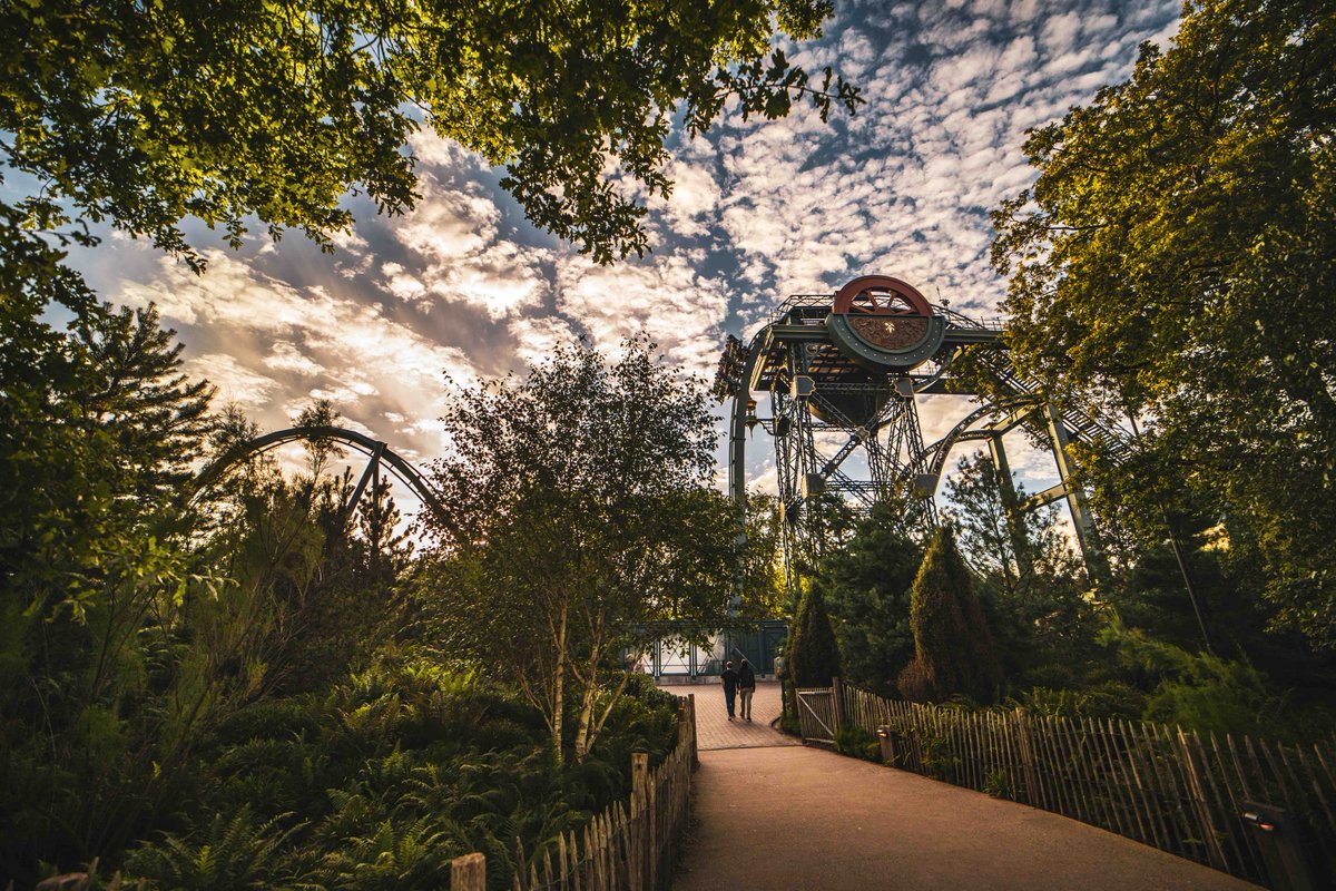 Groot onderhoud voor Baron 1898! 🔧 Vanaf september gaat de attractie 9 weken dicht voor een grote lijst aan werkzaamheden en opfrisbeurten! Ook start de bouw van nieuwe familieattractie Hooghmoed. 🎢✨ Wat er precies gaat gebeuren, lees meer in de blog 👉