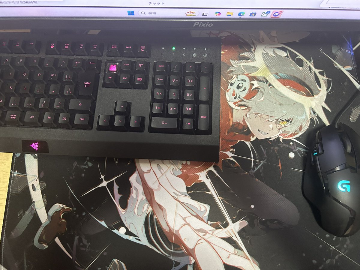 beriru0421's tweet photo. だる様のデスクマット届いた(◜ᴗ◝ )
絵柄も質感も全てが神がかってるわ https://t.co/2l2EattCzK