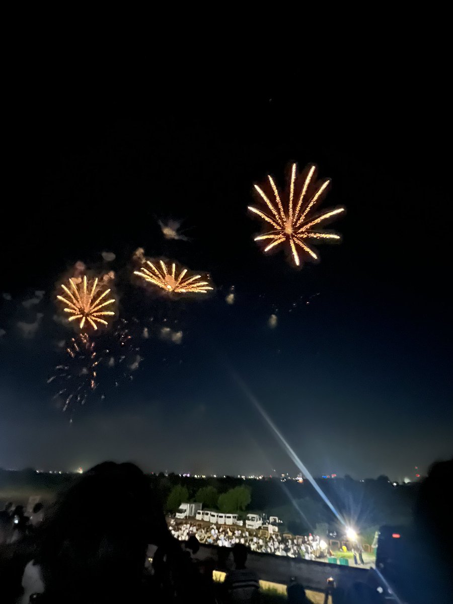 rmrm_0430's tweet photo. こないだ行った花火〜🎇🎆
夏だ〜　そして撮るの難易度高過ぎる🥹 https://t.co/rIXo54A3GJ
