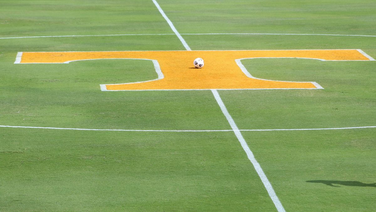 Mia Binkowski commits to Tennessee soccer volswire.usatoday.com/story/sports/c…