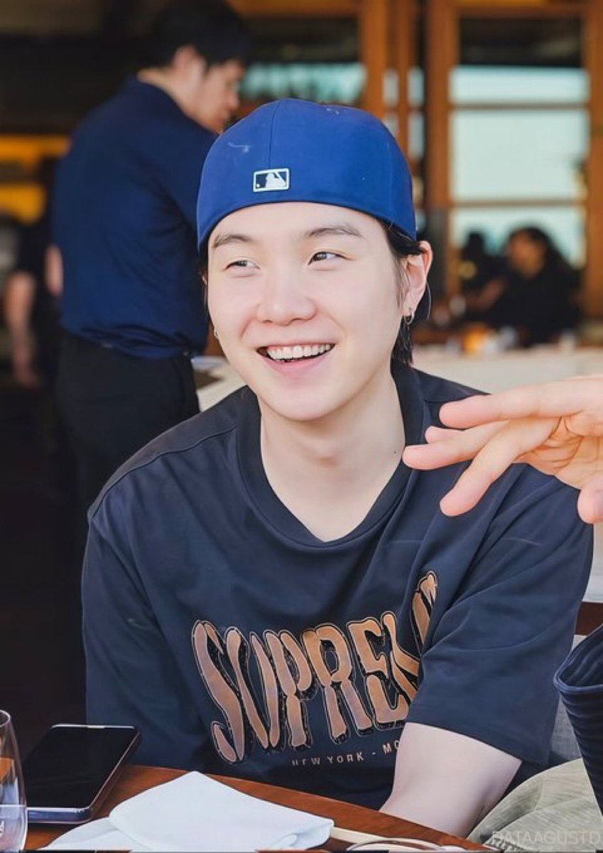 GLOSSTUDIO93's tweet image. oh how I missed his smile ☺️