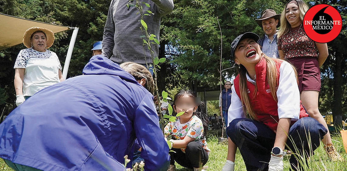 ElInformanteMX's tweet photo. Reafirma #Mexicaltzingo su #CompromisoAmbiental con #JornadaDeReforestación
La #alcaldesa plantó junto con la #comunidad decenas de #ÁrbolesFrutales, entre ellos #manzanos, #perales y #ciruelos.
https://t.co/doM8sT3DLJ https://t.co/viw6E7qyvR