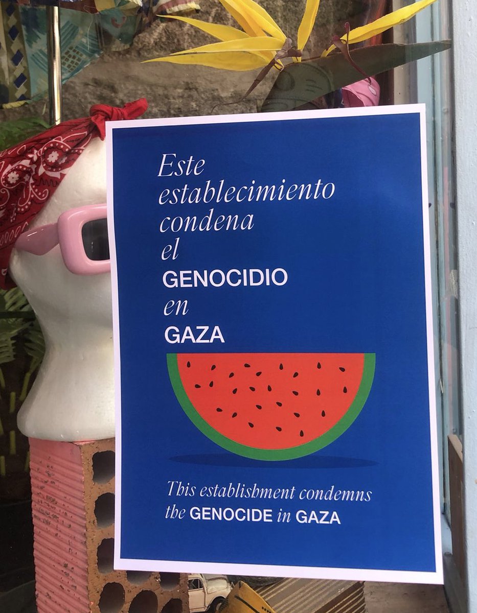 La campaña “Este establecimiento condena el genocidio en Gaza” está arrasando en Madrid, con cientos de comercios del centro y otros barrios  exhibiendo carteles que rechazan de forma rotunda el genocidio en Gaza. Esta iniciativa, impulsada por el colectivo Artistas con