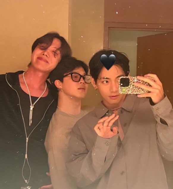 shyjjmn's tweet image. It’s giving