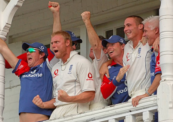 PictureSporting's tweet image. Incredible that it is 20 years ago today that 8.4 million people in the UK were glued to their TVs for the final drama of the 4th Ashes Test at Trent Bridge. Set 129 to win, England were  116 for 7 before Ashley Giles and Matthew Hoggard dragged them home (Patrick Eagar)