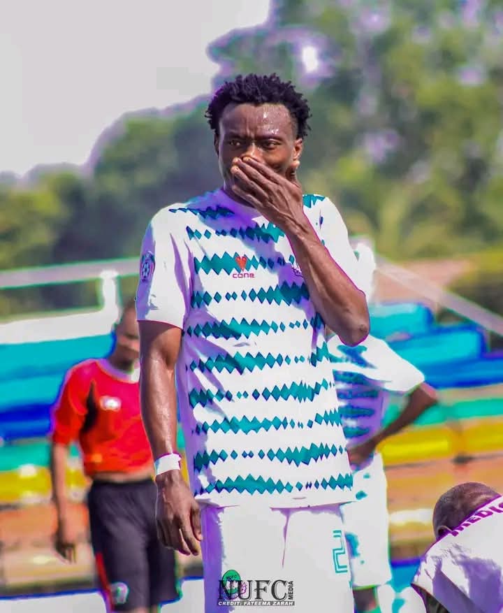 OlaiyaAzeezLaw1's tweet photo. BOOM!

Shooting Stars bolstered their squad with the signing of Adegoke Qamar.

The striker pens 2-year contract with 3SC.

Qamar, who previously played for Nasarawa United, joining mid-last season, helped the Solid Miners avoid relegation.

Good Buy.

#NPFLTransferWithSolicitor https://t.co/jZPVwpY9Ml