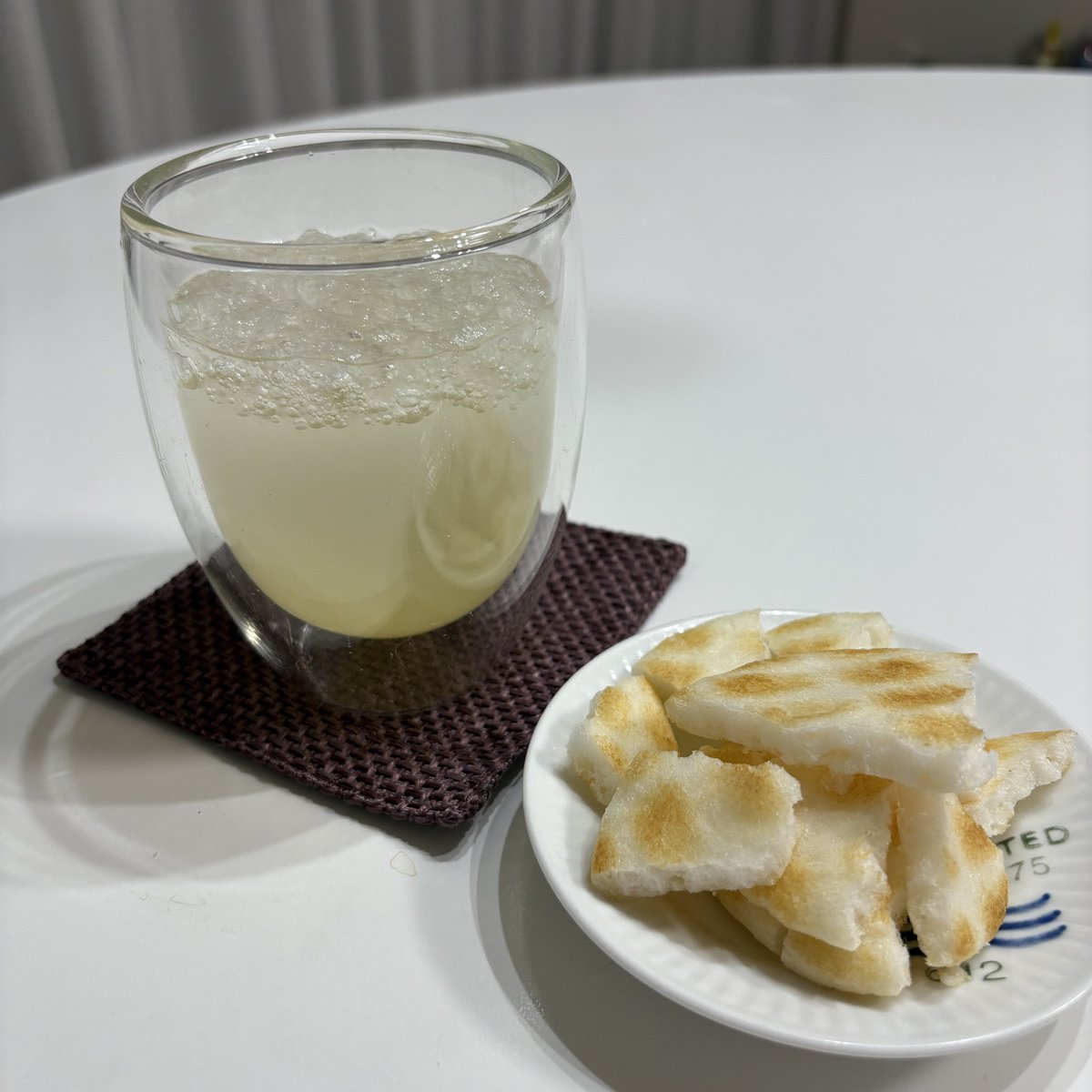 今日合宿から帰ってくるので色々話聞こうと思って夫と急いで帰ってきたのに、ぐっすり寝ていて全く起きてこなかった人たち…まあそりゃ疲れてるよね

こんなことならDay3に行けばよかったじゃん、と、来年への誓いを立てた我々…過冷却ジャックを添えて