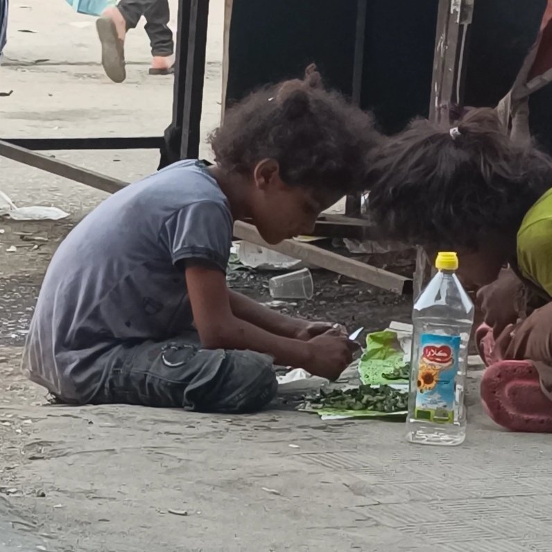 . I'm hungry and I need your help🙏🤍

If you're reading this please don't scroll past just leave a “.” to show you see me