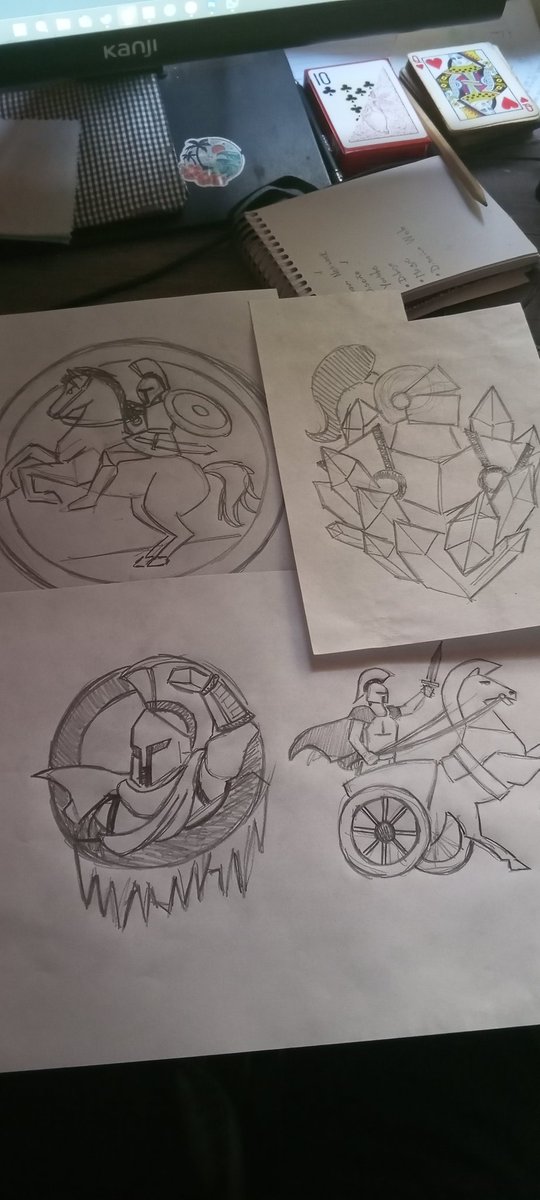 Detrás de cada logo hay muchos bocetos y mucho café ☕👌