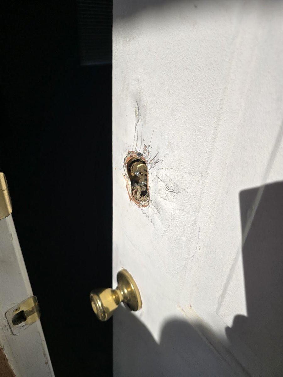 RealChadRoberts's tweet image. This isn’t a break-in. This is the locksmith. The actual locksmith. I wish I was joking. He drilled out the pins and when he couldn’t turn the bolt, he went at it with a CROWBAR! He swears it’ll buff out. Locksmiths like this are why reviews matter.